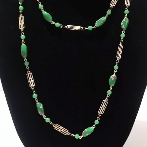 Green Art Glass and Gold Tone Long Beaded Vintage Necklace - Picture 2 of 5